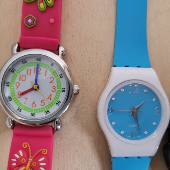 Watch Lot Broken For Parts Assorted Plastic Metal Pieces Missing Crafts As Is - Picture 4 of 11